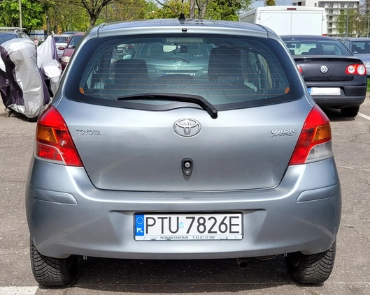 Toyota Yaris cena 13000 przebieg: 235000, rok produkcji 2009 z Poznań małe 211